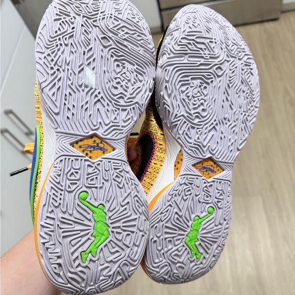 Nike Yellow LeBron 20 - Picture 9 of 9